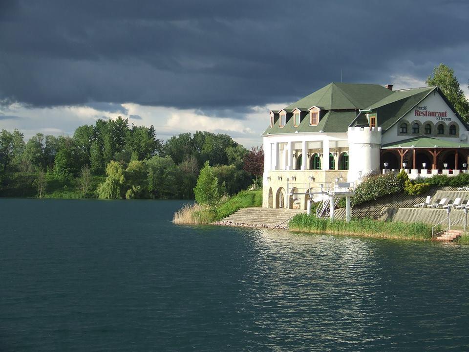 Gyekenyes Kastely Fogado Hotel Exterior photo